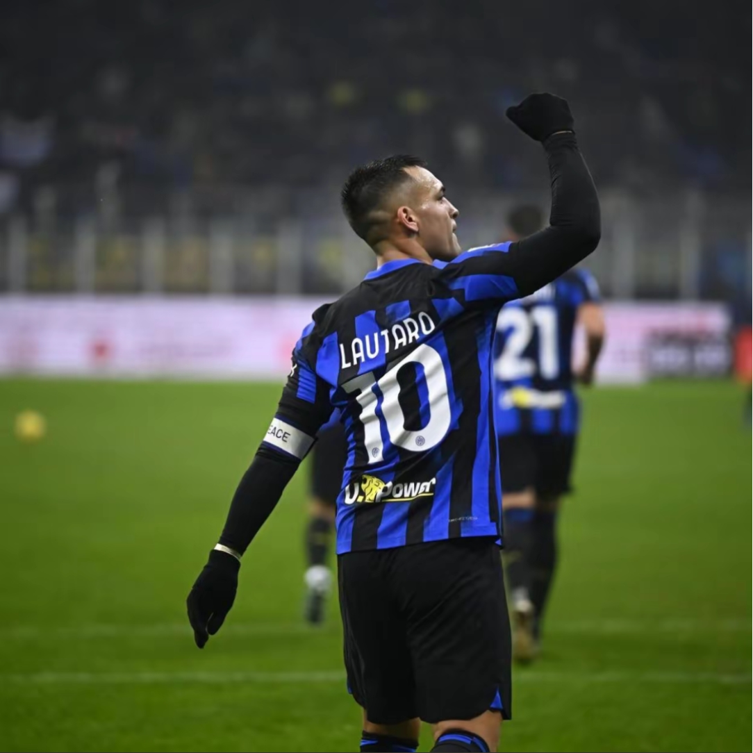 关于AC米兰迎欧超杯关键赛，冲刺阶段战术微调，气氛紧张，更衣室氛围转暖的信息华体会官网