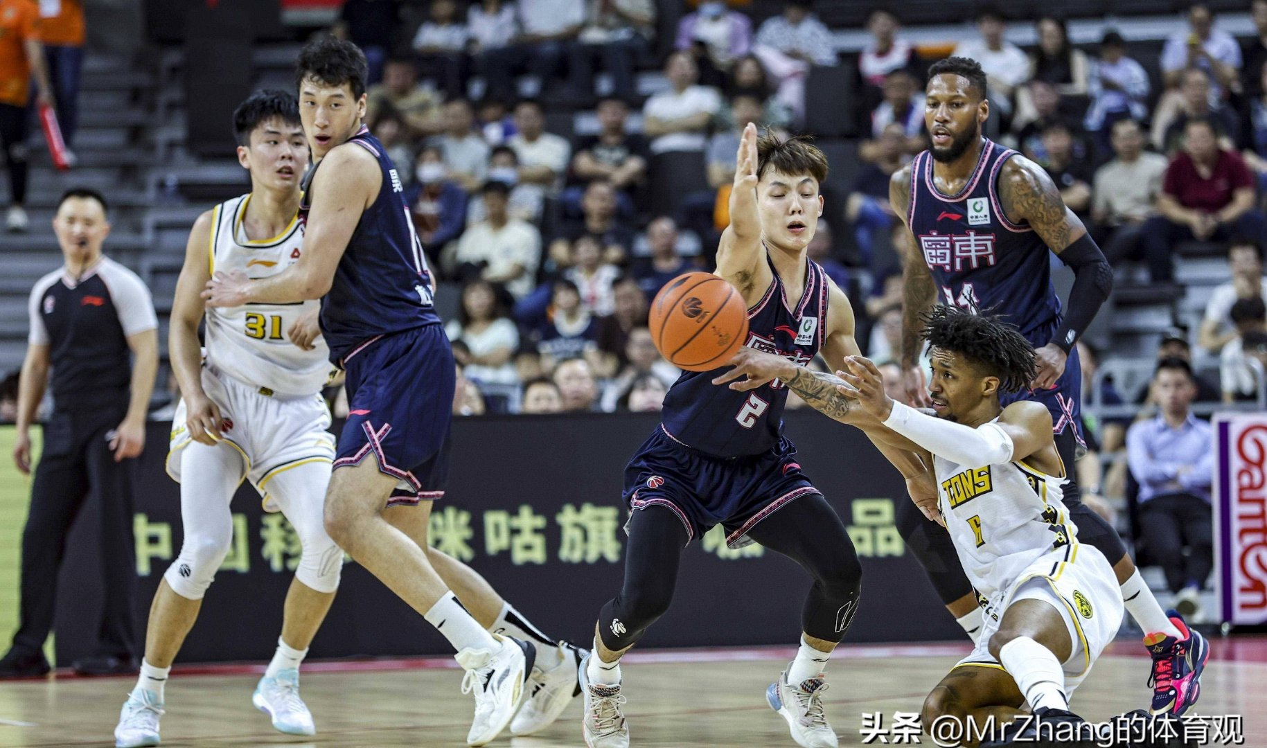 CBA季后赛赛程吃紧，犹他爵士冲刺阶段篮板制胜，悬念犹存，控场能力受关注的简单介绍华体会官网
